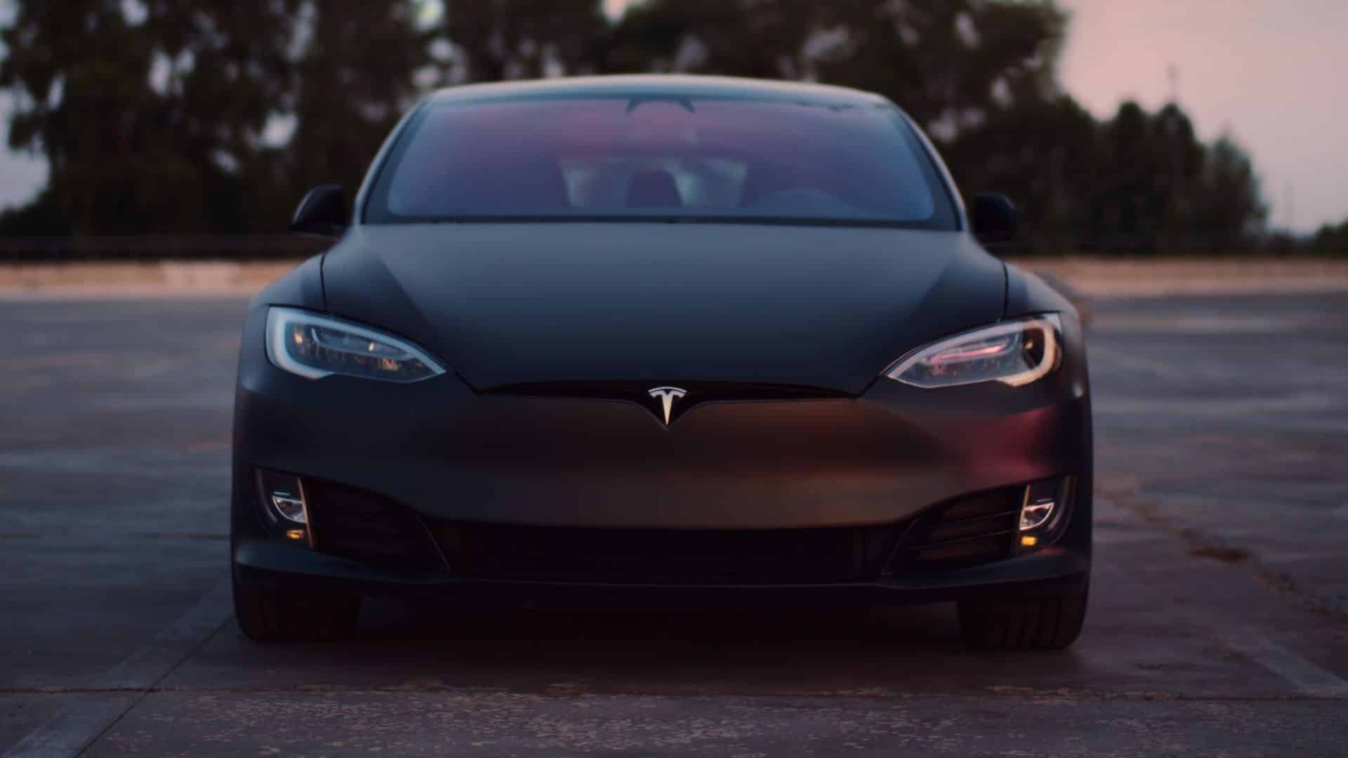 Машина Tesla
